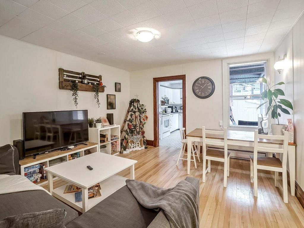 









5509


3e Avenue

,
Montréal (Rosemont/La Petite-Patrie),




QC
H1Y2W7

