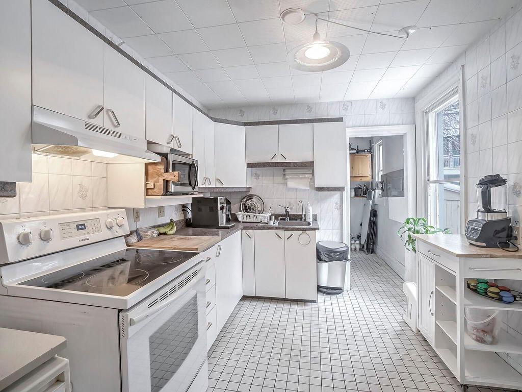 









5509


3e Avenue

,
Montréal (Rosemont/La Petite-Patrie),




QC
H1Y2W7

