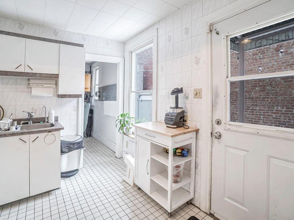 









5509


3e Avenue

,
Montréal (Rosemont/La Petite-Patrie),




QC
H1Y2W7

