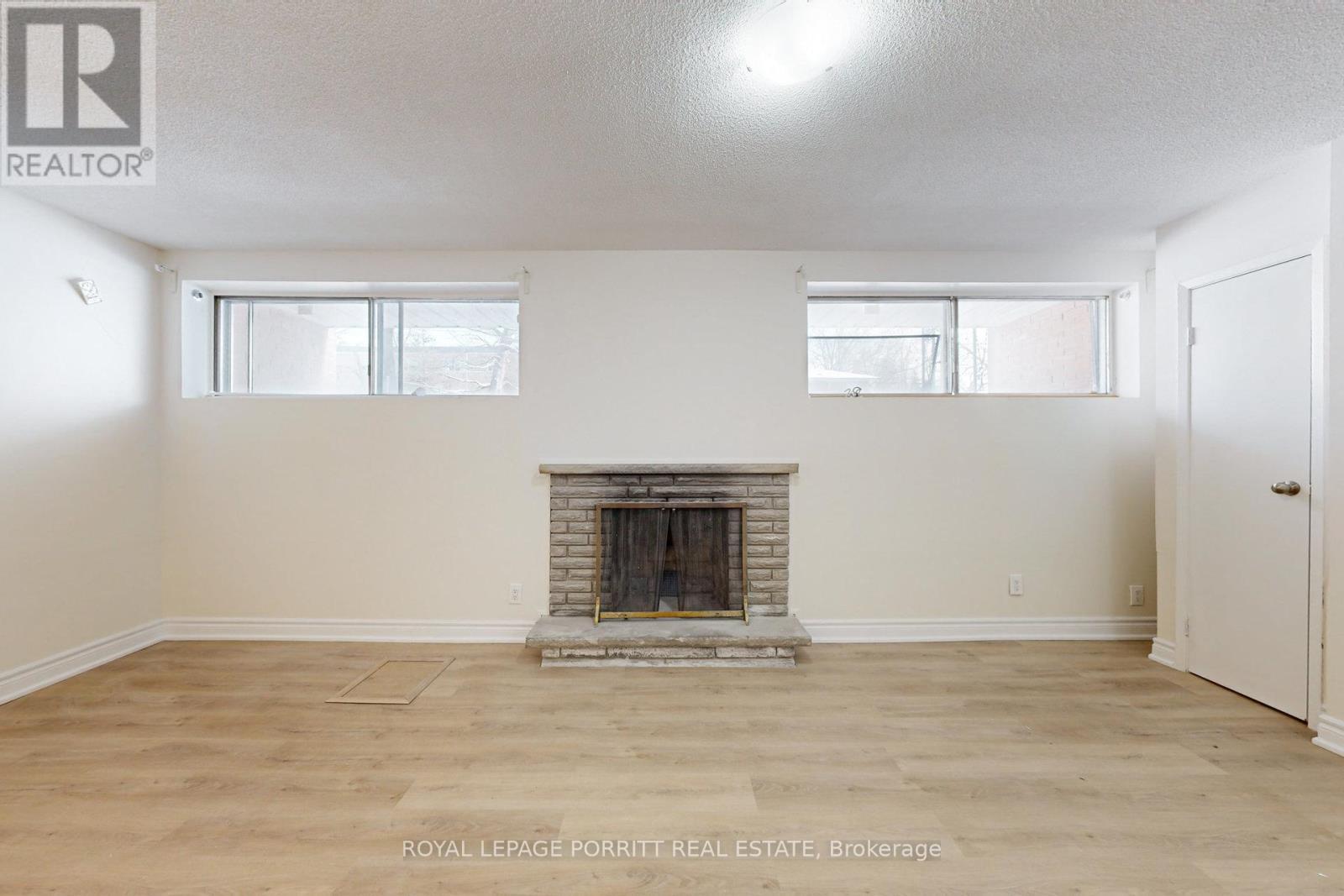 












LOWER - 6 THIRTY THIRD STREET

,
Toronto,




Ontario
M8W3G8

