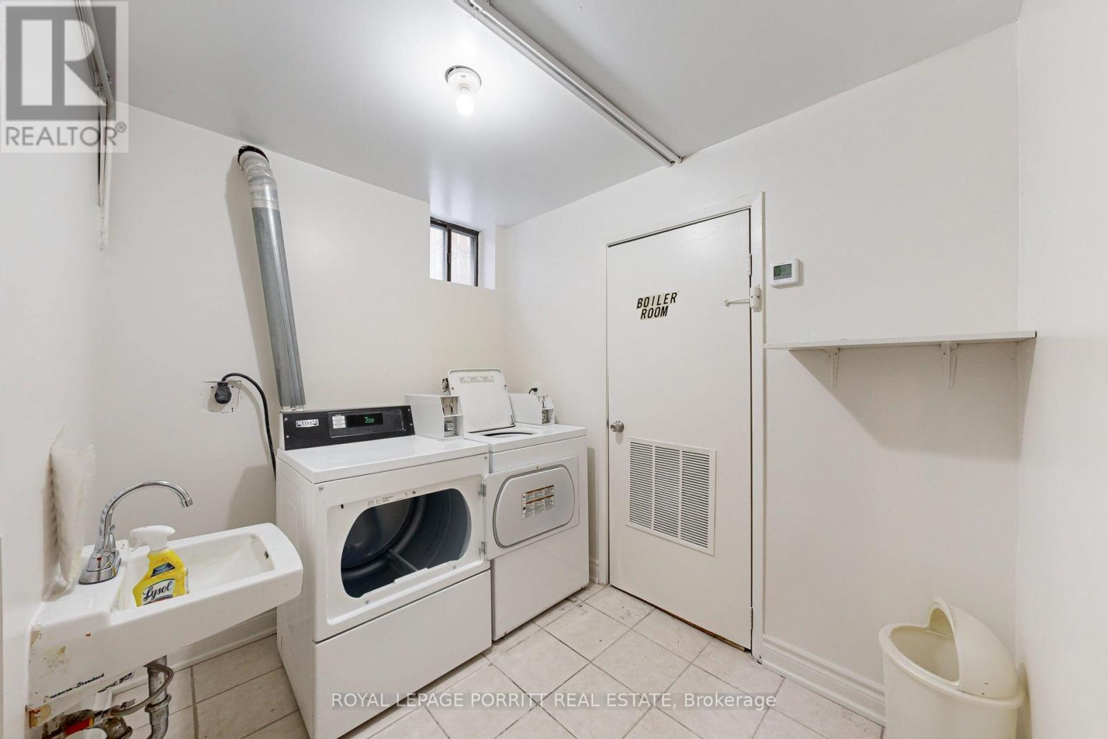 












LOWER - 6 THIRTY THIRD STREET

,
Toronto,




Ontario
M8W3G8

