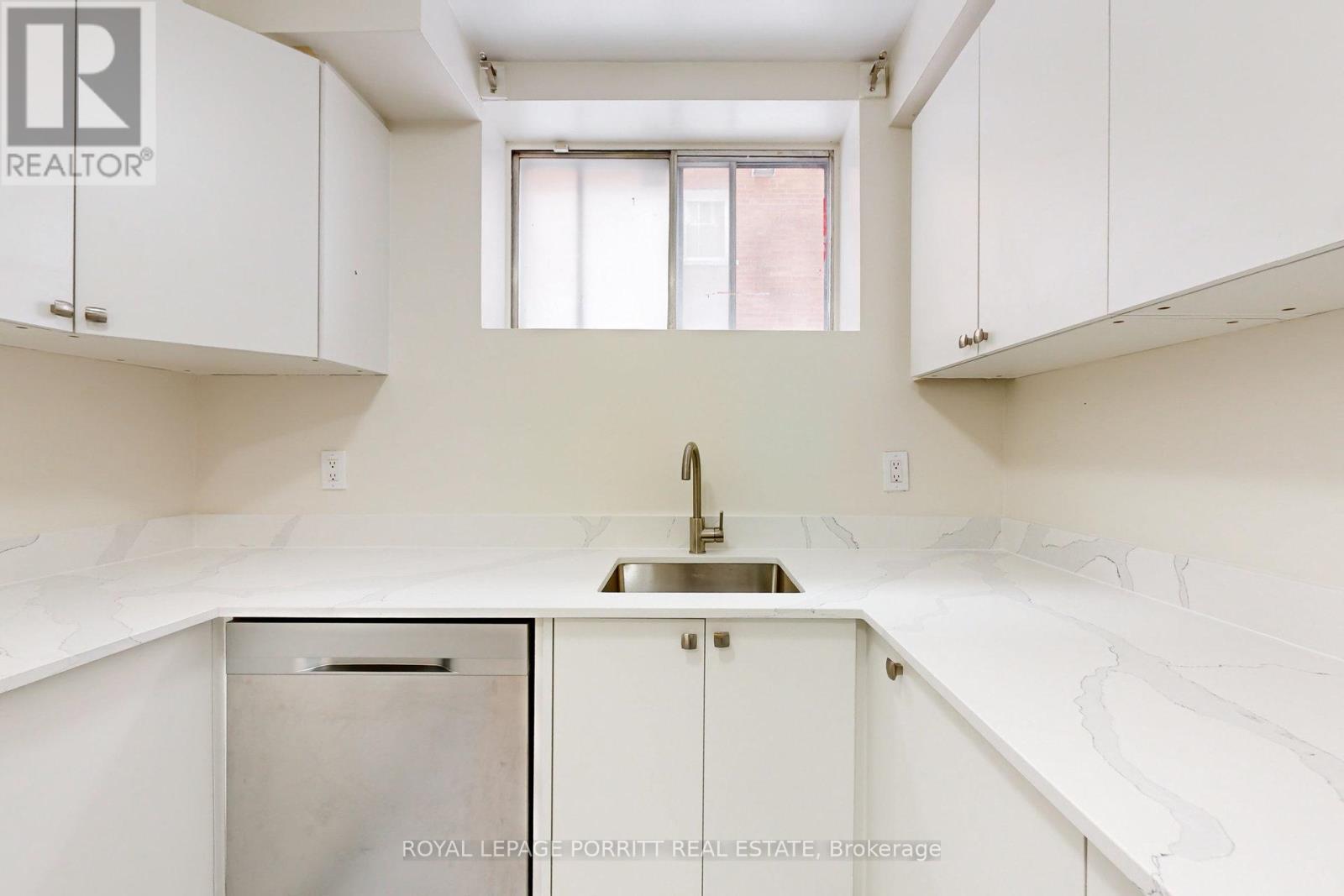 












LOWER - 6 THIRTY THIRD STREET

,
Toronto,




Ontario
M8W3G8


