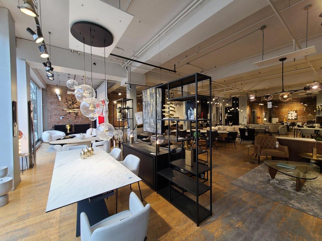 









4158


Boul. St-Laurent

,
Montréal (Le Plateau-Mont-Royal),




QC
H2W1Y8

