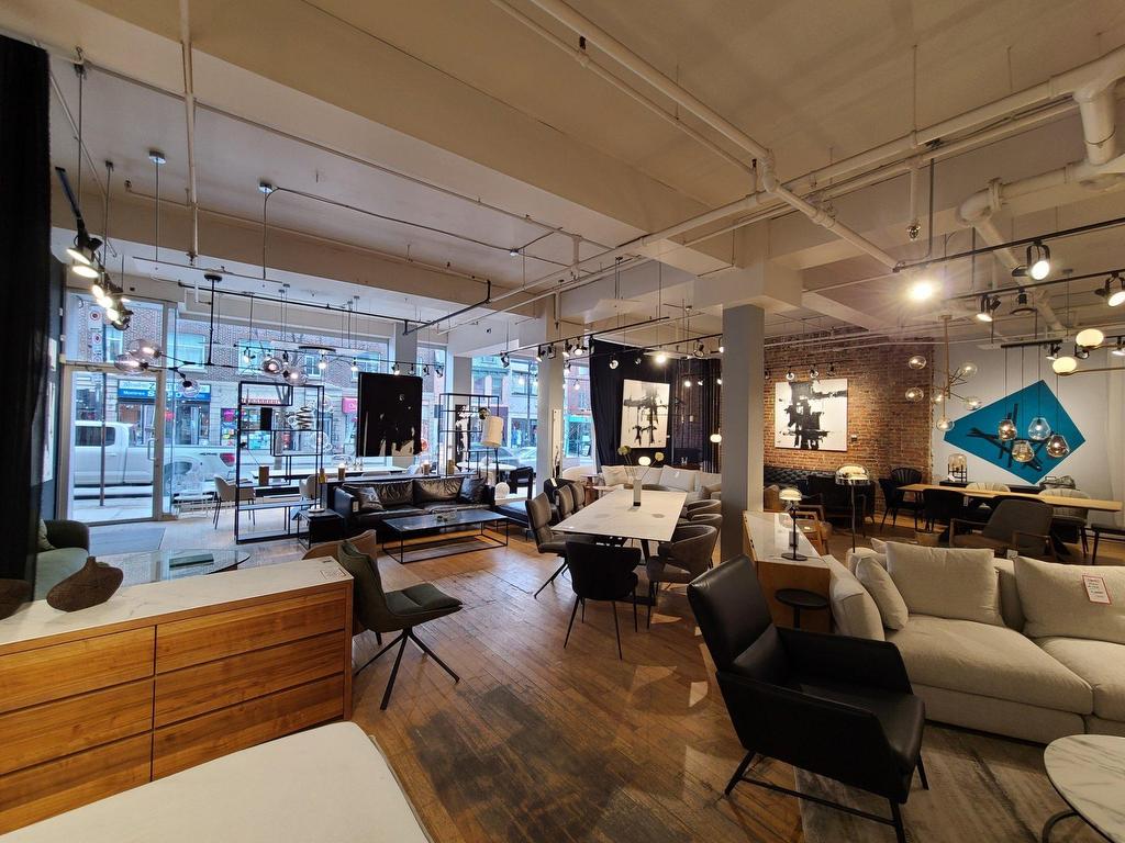 









4158


Boul. St-Laurent

,
Montréal (Le Plateau-Mont-Royal),




QC
H2W1Y8

