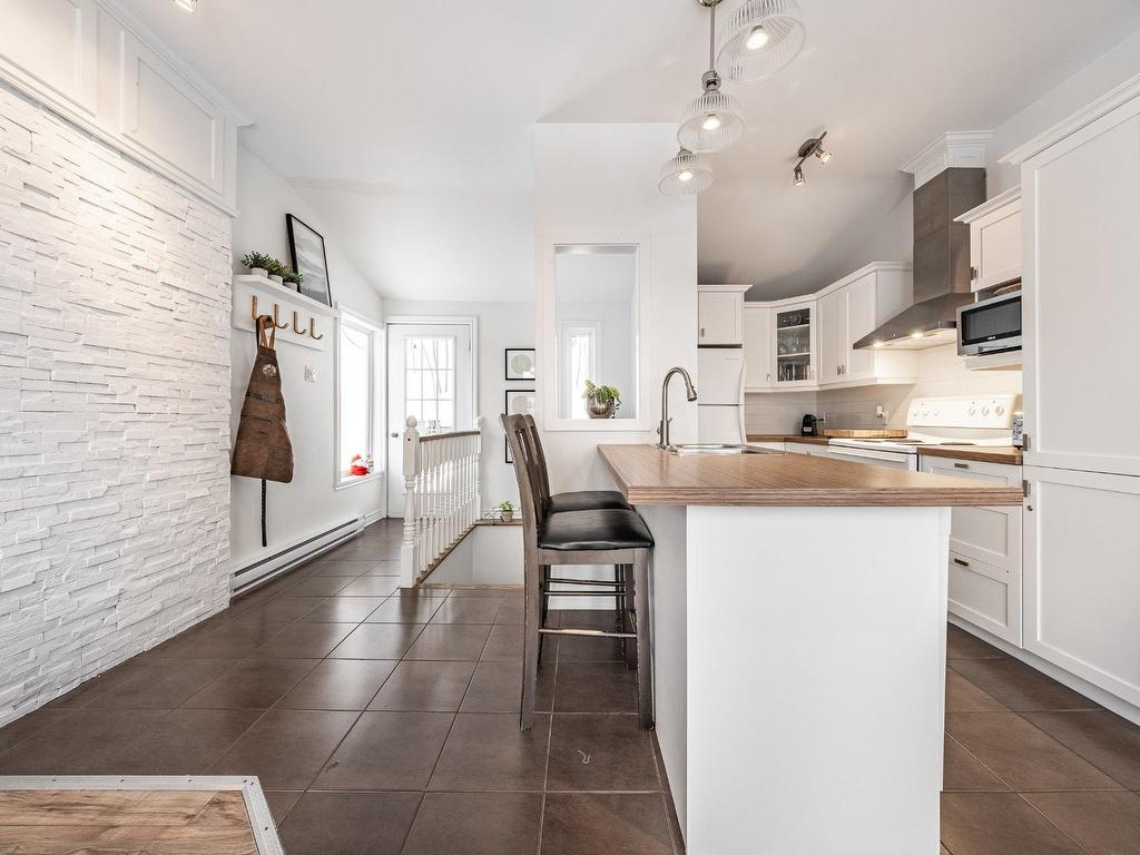 









131


Rue de Lévis

,
Bromont,




QC
J2L1R5

