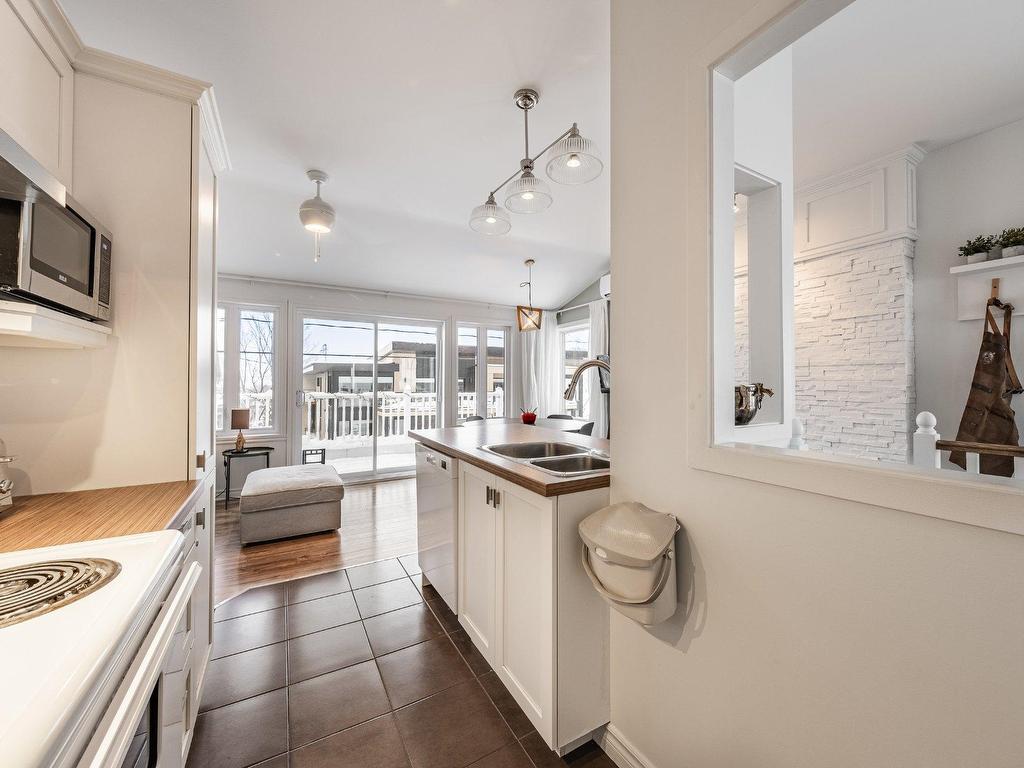 









131


Rue de Lévis

,
Bromont,




QC
J2L1R5


