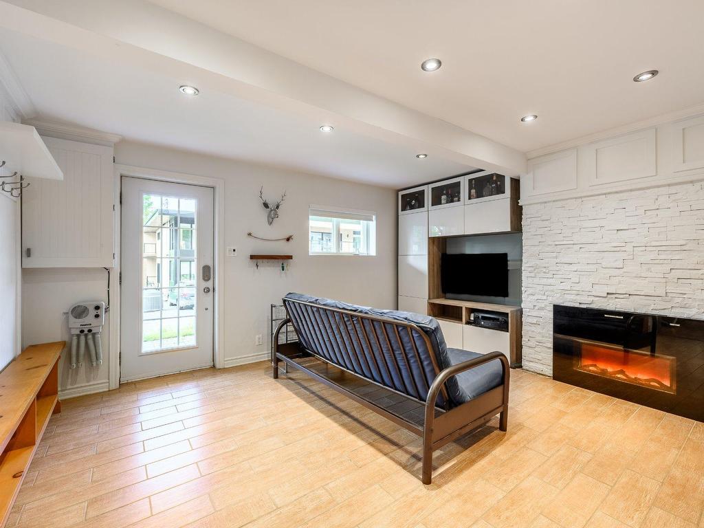 









131


Rue de Lévis

,
Bromont,




QC
J2L1R5

