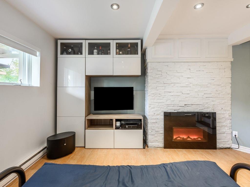 









131


Rue de Lévis

,
Bromont,




QC
J2L1R5

