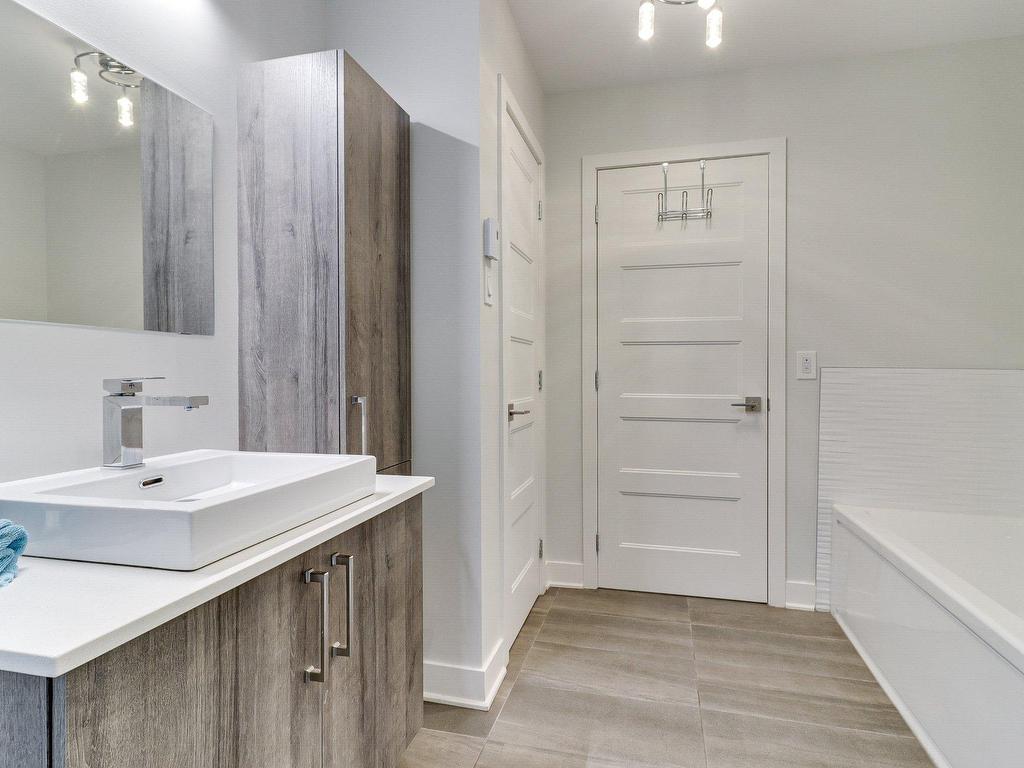 









14620


Rue Bernard-Geoffrion

, C200,
Montréal (Rivière-des-Prairies/Pointe-aux-Trembles),




QC
H1A0B6

