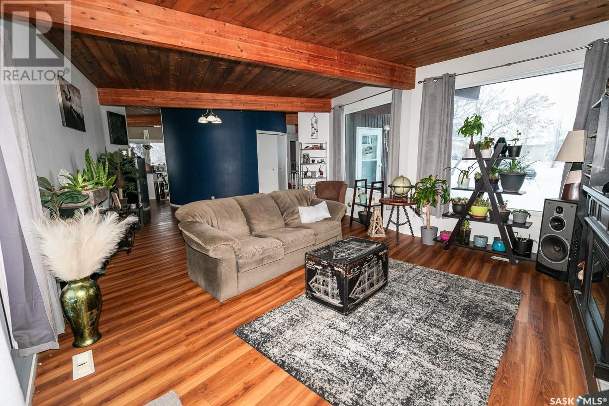 












335 Yukon AVENUE

,
Kerrobert,




Saskatchewan
S0L1R0

