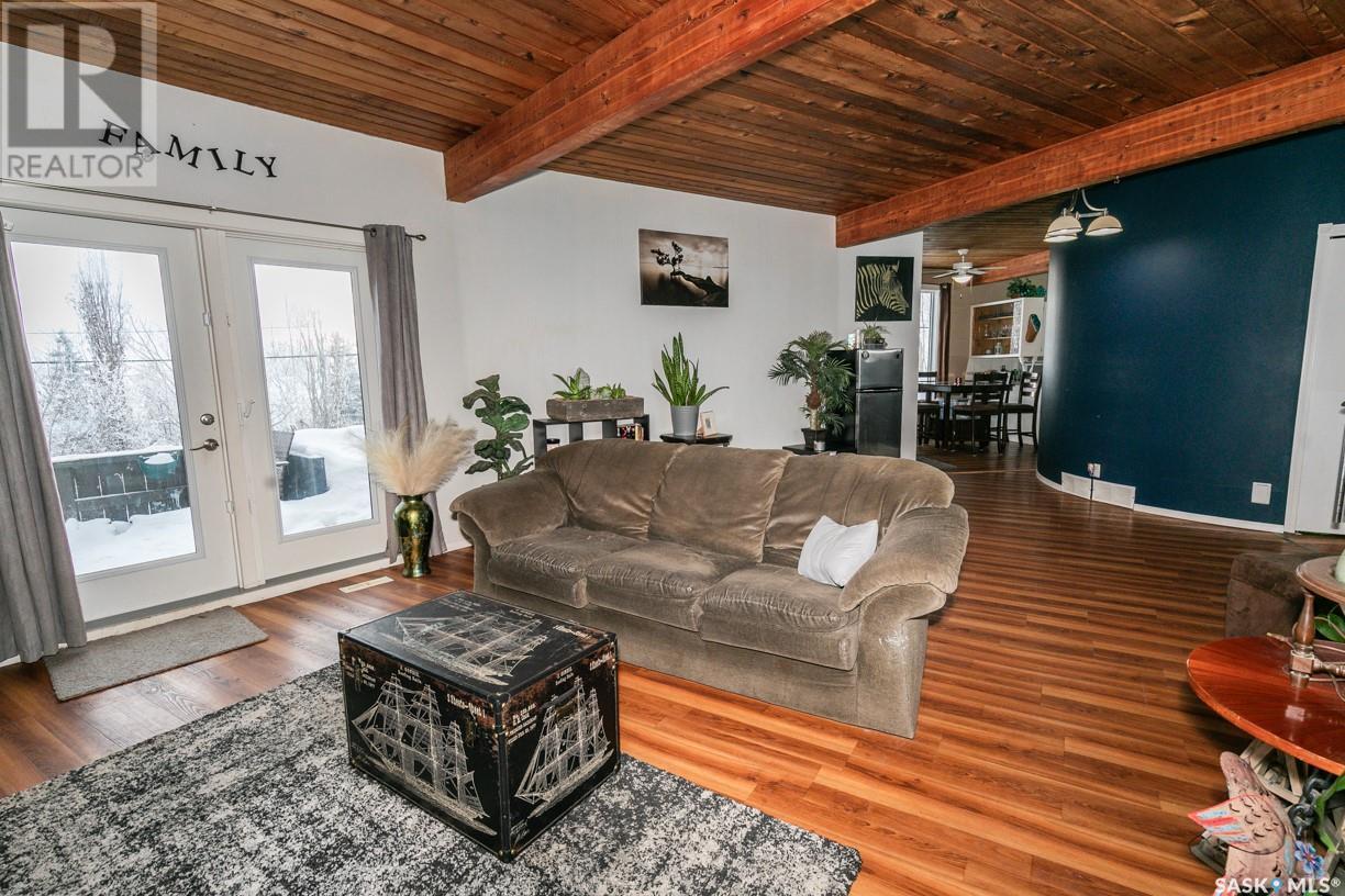 












335 Yukon AVENUE

,
Kerrobert,




Saskatchewan
S0L1R0

