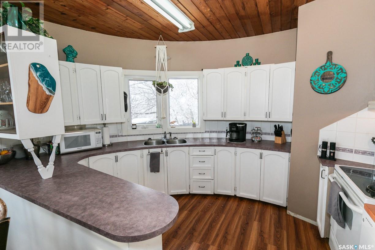 












335 Yukon AVENUE

,
Kerrobert,




Saskatchewan
S0L1R0

