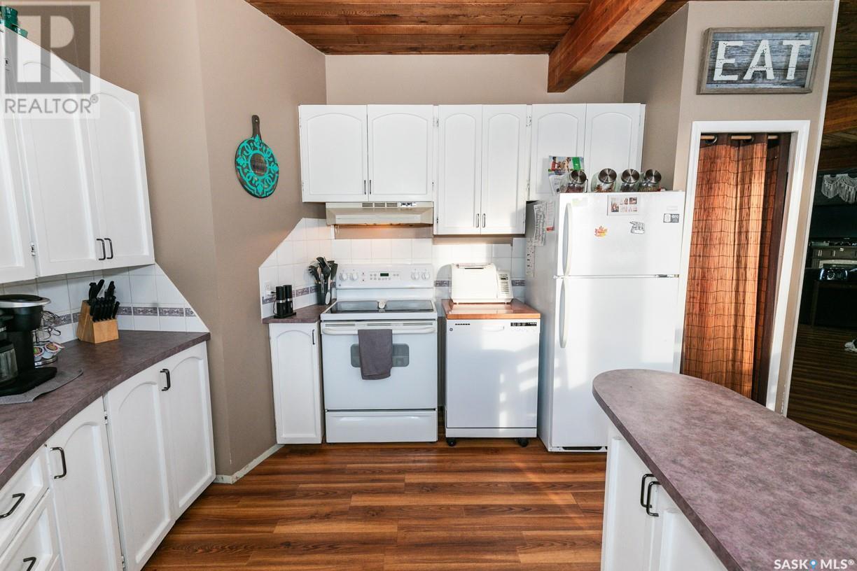 












335 Yukon AVENUE

,
Kerrobert,




Saskatchewan
S0L1R0

