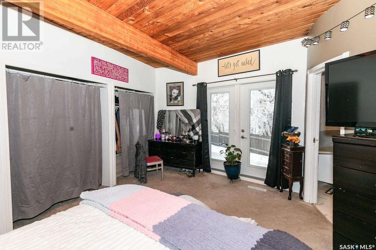 












335 Yukon AVENUE

,
Kerrobert,




Saskatchewan
S0L1R0

