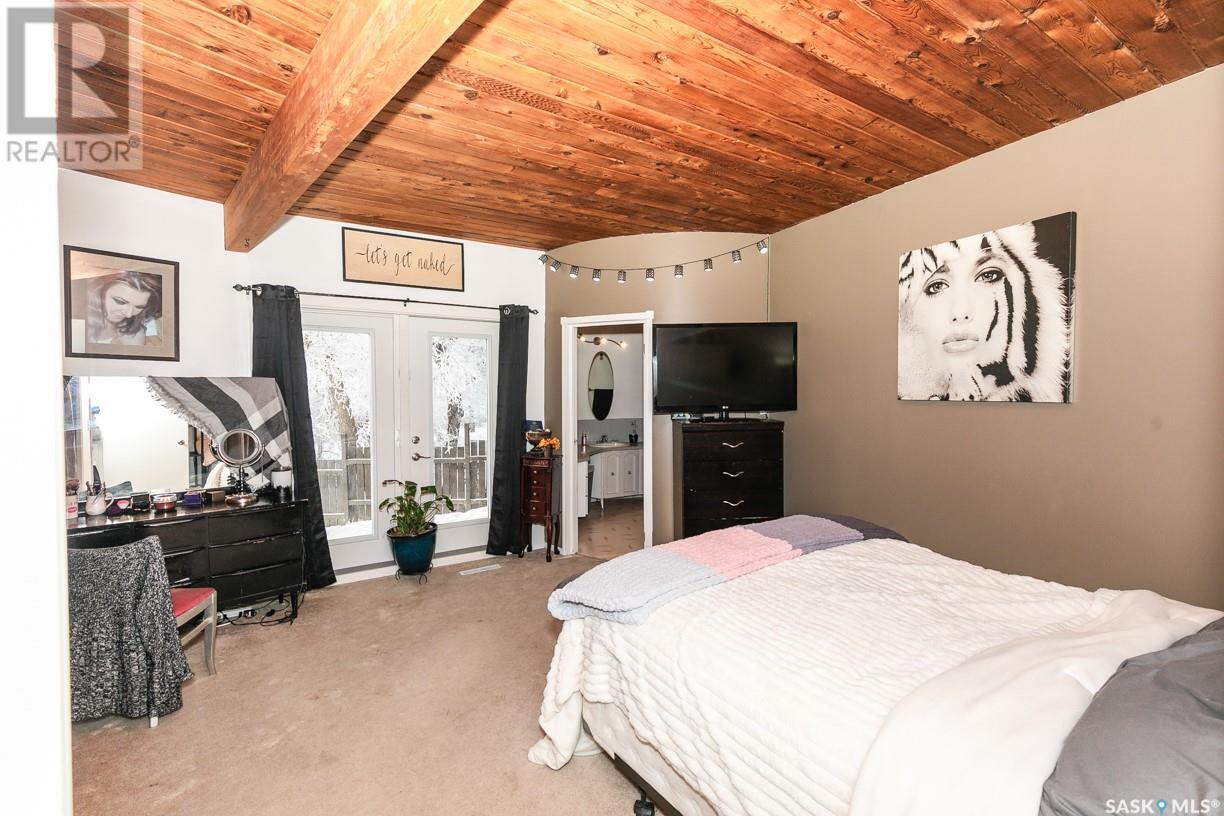 












335 Yukon AVENUE

,
Kerrobert,




Saskatchewan
S0L1R0

