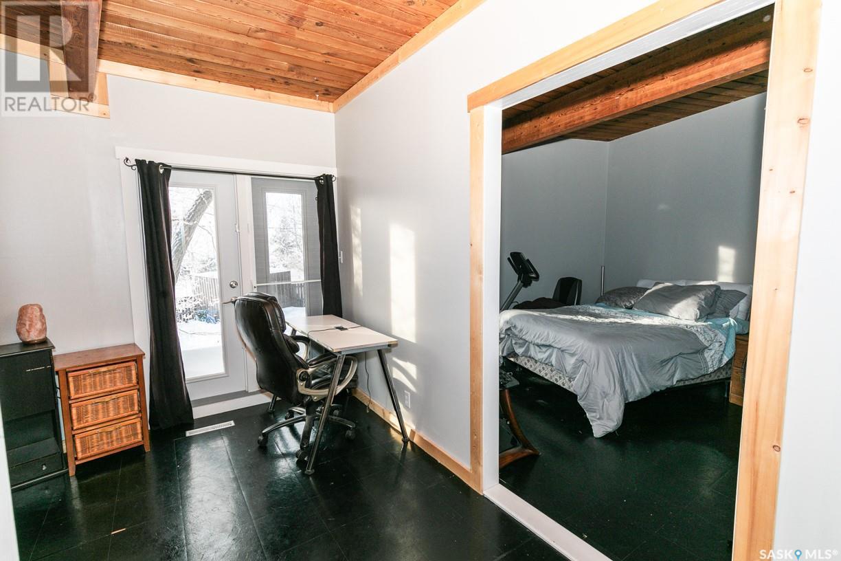












335 Yukon AVENUE

,
Kerrobert,




Saskatchewan
S0L1R0

