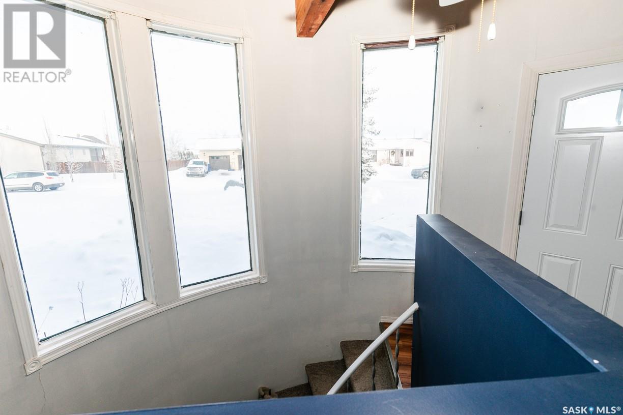 












335 Yukon AVENUE

,
Kerrobert,




Saskatchewan
S0L1R0

