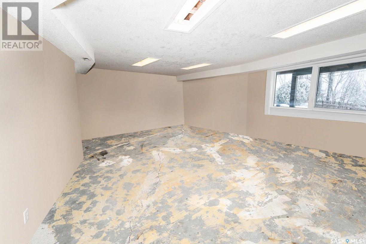 












335 Yukon AVENUE

,
Kerrobert,




Saskatchewan
S0L1R0

