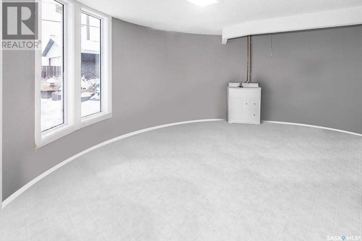 












335 Yukon AVENUE

,
Kerrobert,




Saskatchewan
S0L1R0

