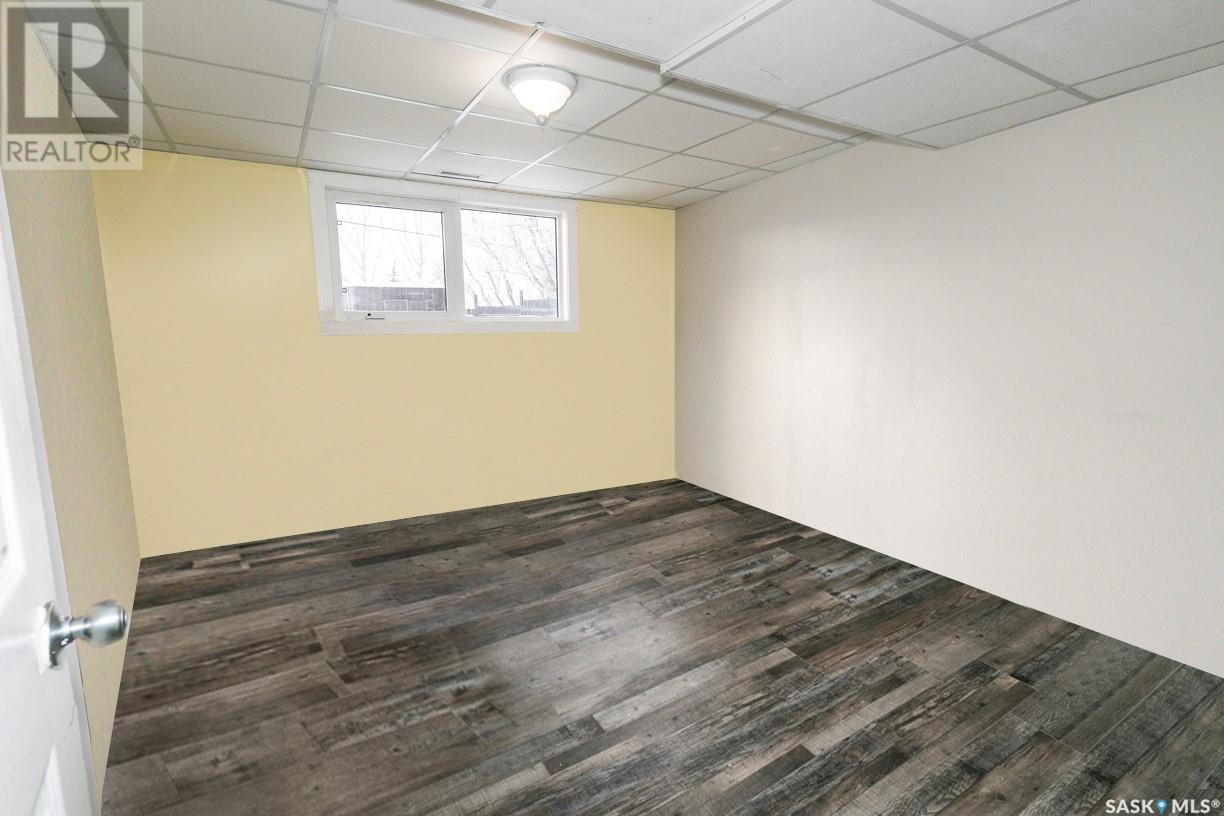 












335 Yukon AVENUE

,
Kerrobert,




Saskatchewan
S0L1R0

