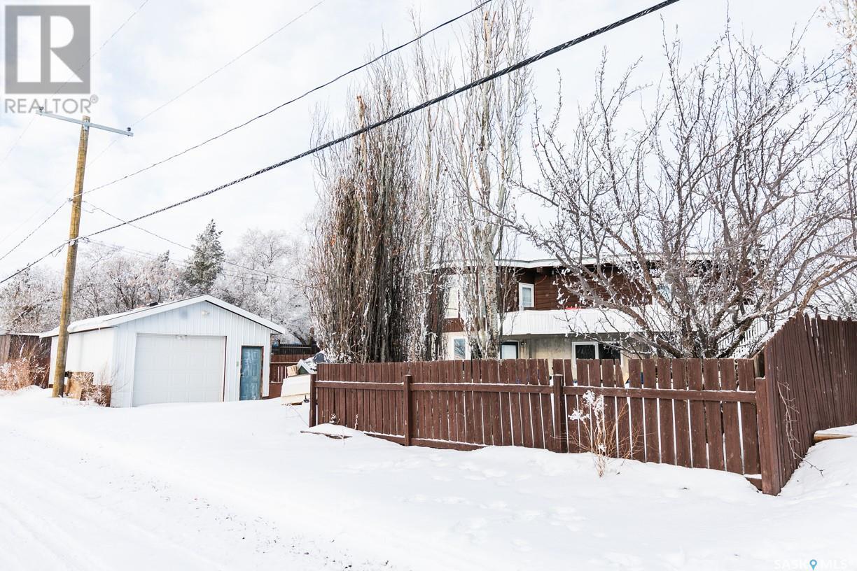 












335 Yukon AVENUE

,
Kerrobert,




Saskatchewan
S0L1R0

