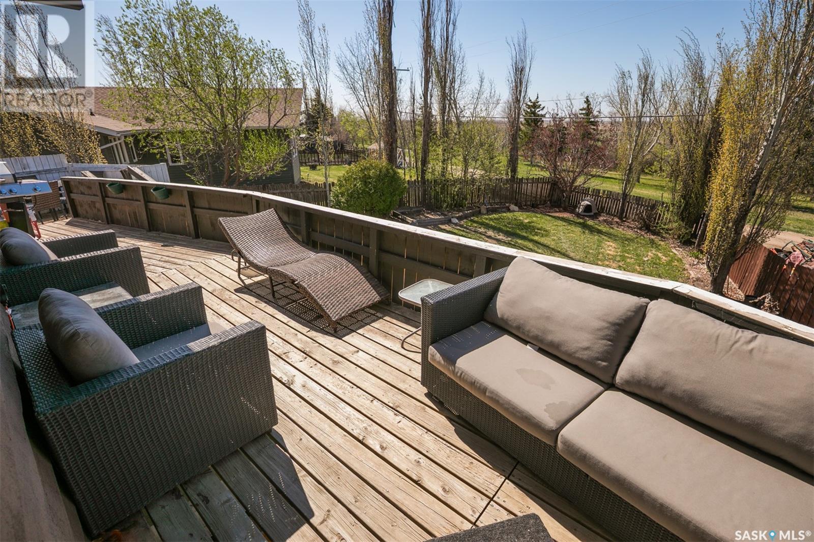 












335 Yukon AVENUE

,
Kerrobert,




Saskatchewan
S0L1R0

