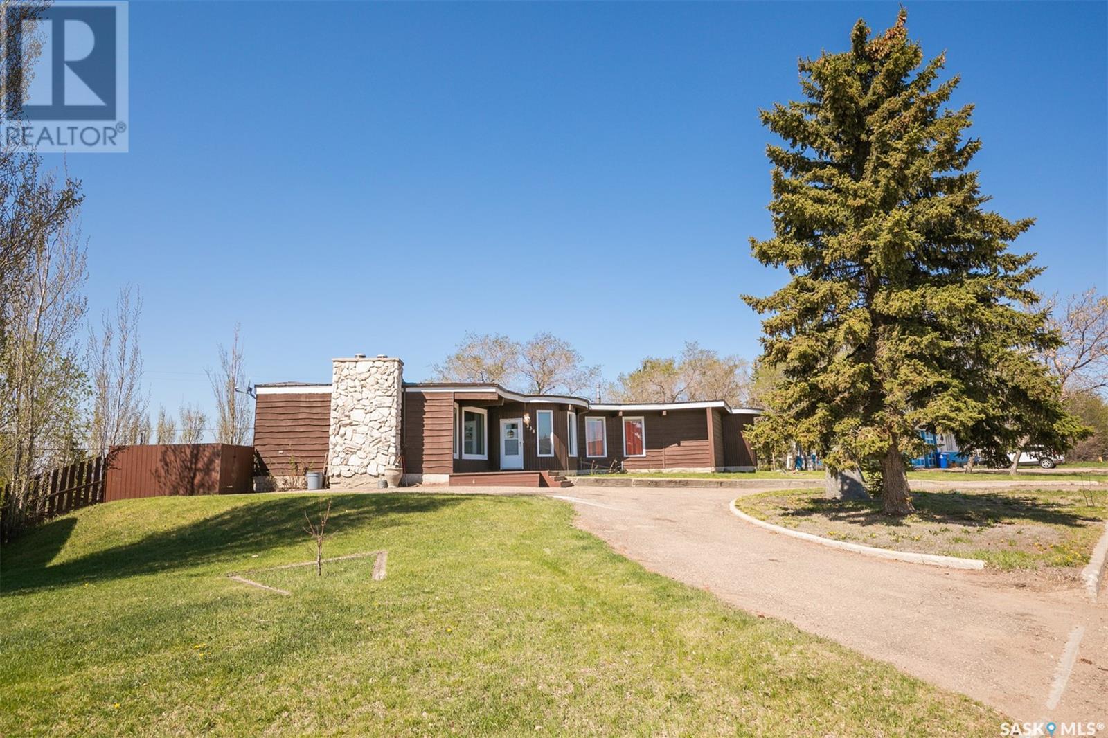 












335 Yukon AVENUE

,
Kerrobert,




Saskatchewan
S0L1R0

