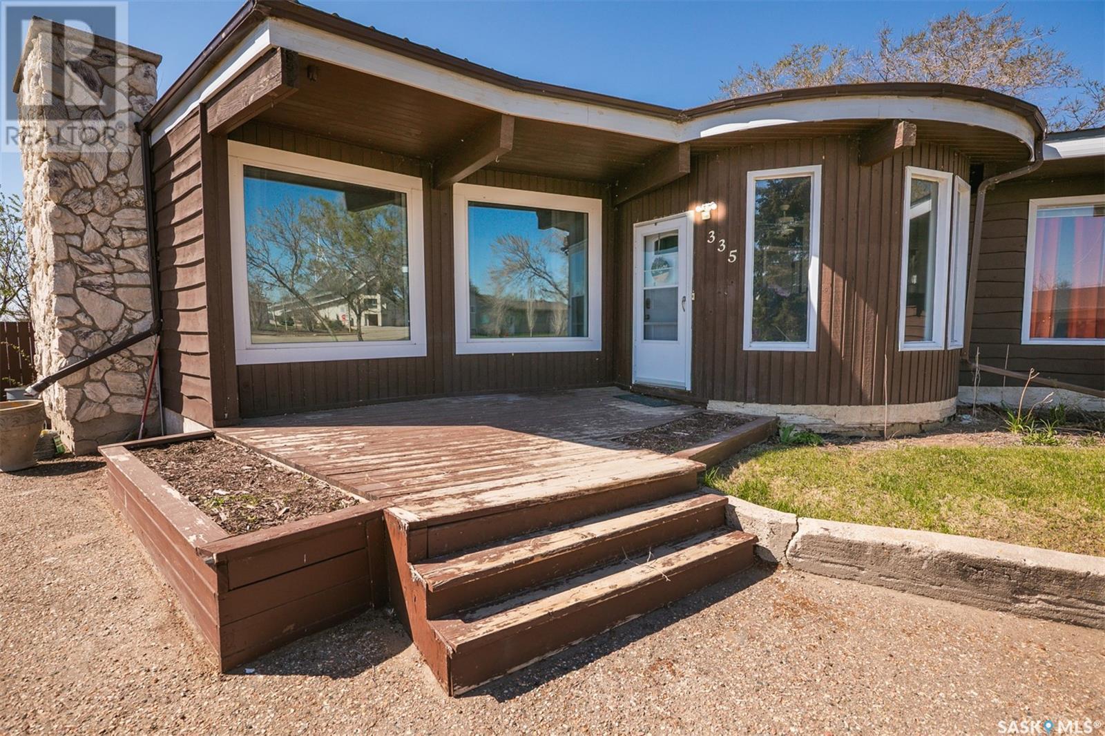 












335 Yukon AVENUE

,
Kerrobert,




Saskatchewan
S0L1R0

