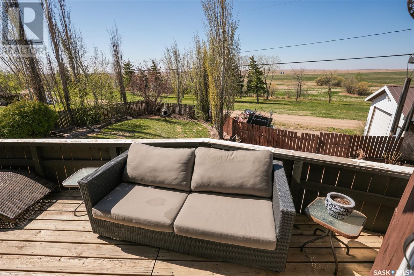 












335 Yukon AVENUE

,
Kerrobert,




Saskatchewan
S0L1R0

