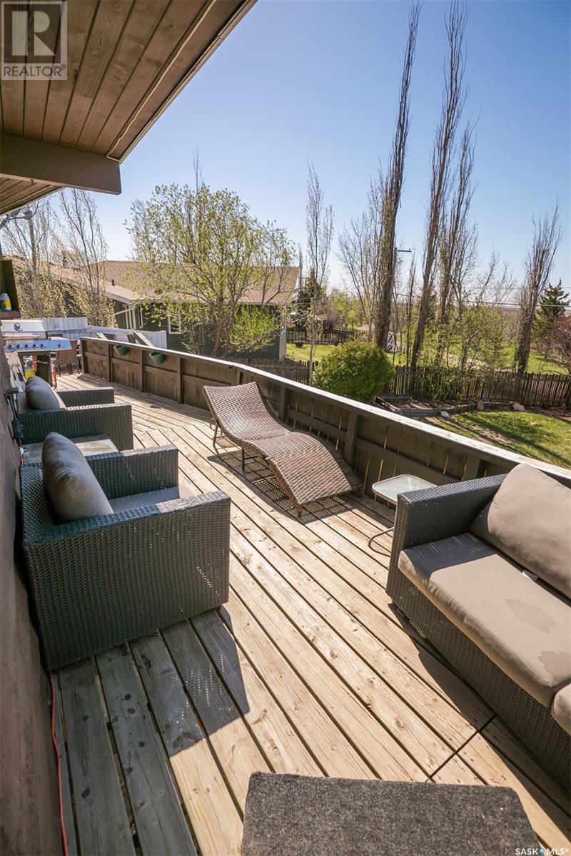 












335 Yukon AVENUE

,
Kerrobert,




Saskatchewan
S0L1R0

