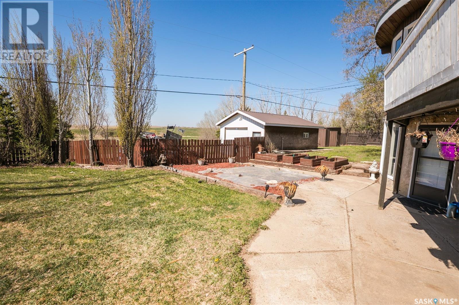 












335 Yukon AVENUE

,
Kerrobert,




Saskatchewan
S0L1R0

