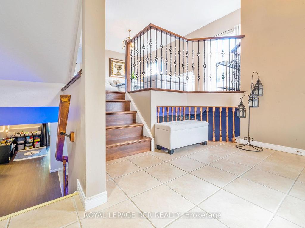 









71


Hunter

Road,
Orangeville,




ON
L9W 5C5

