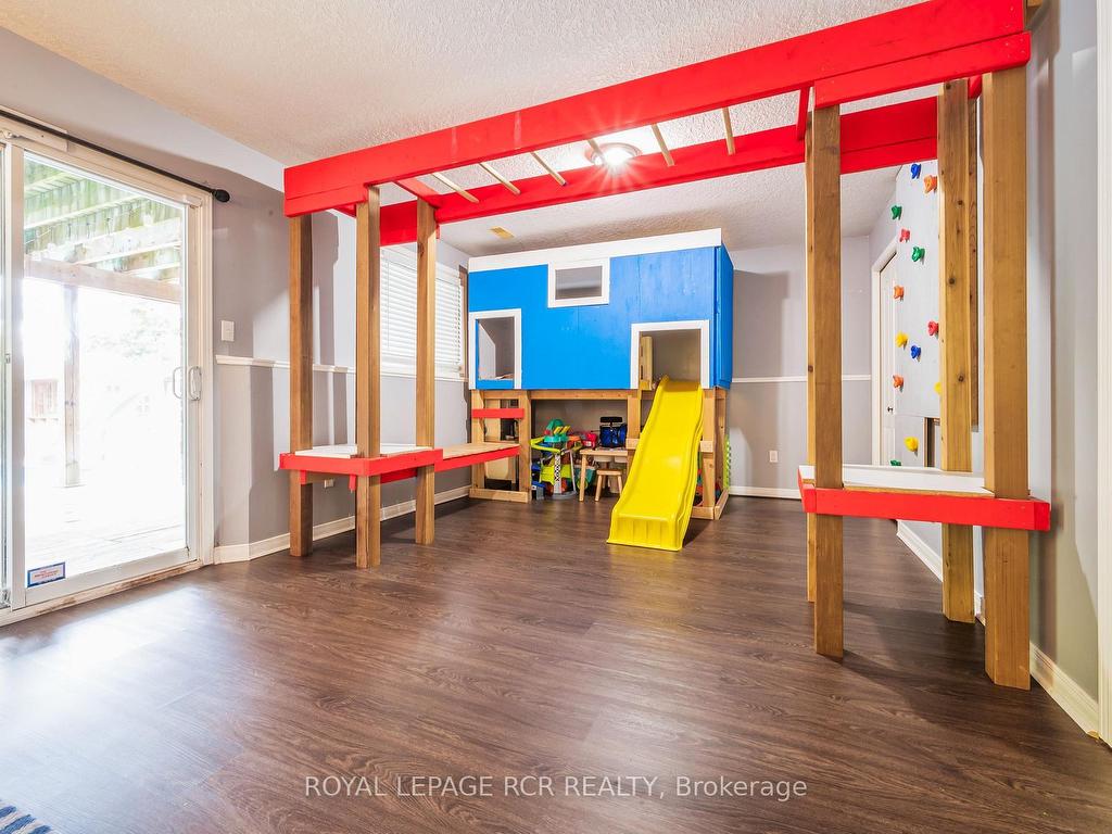 









71


Hunter

Road,
Orangeville,




ON
L9W 5C5

