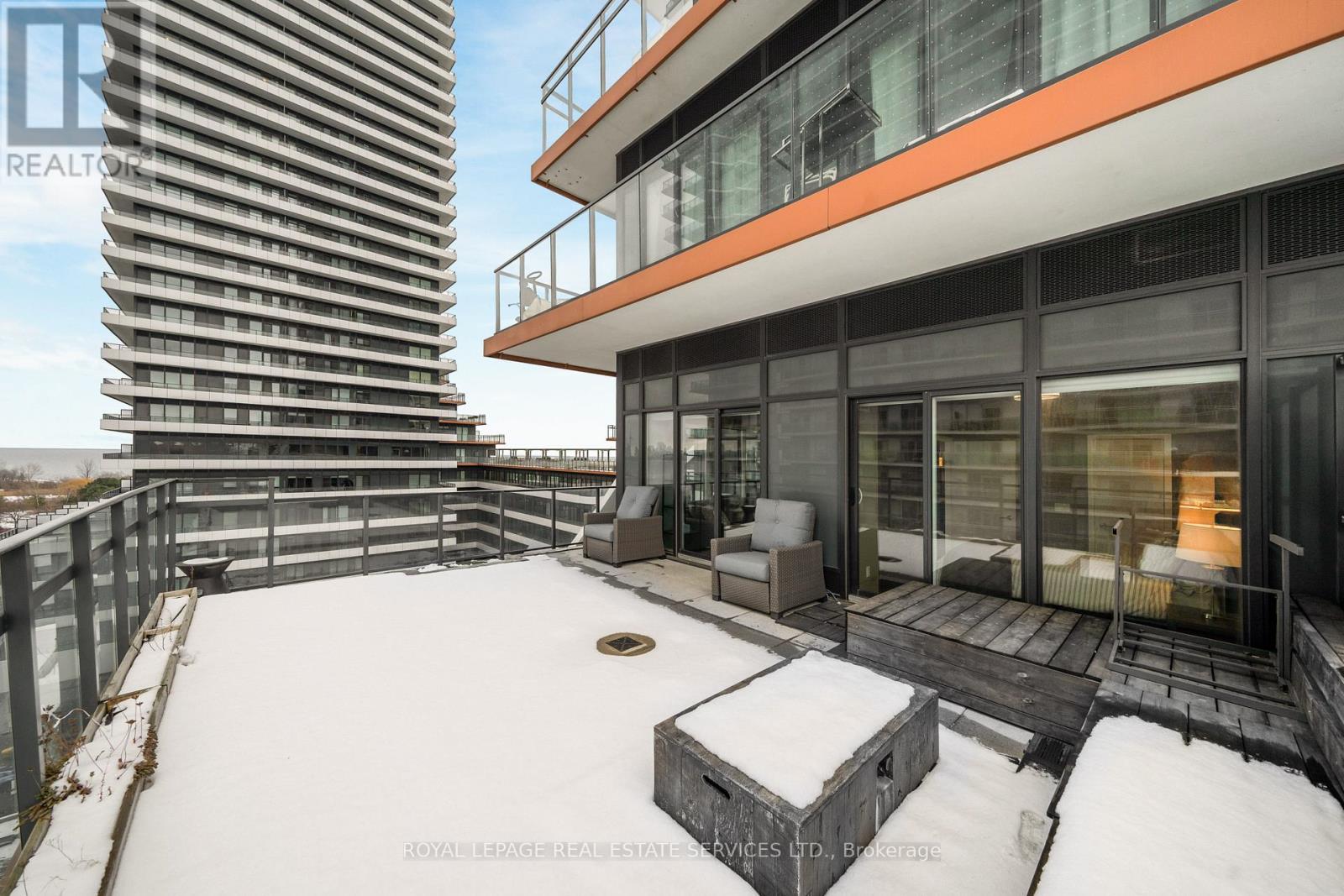 












711 - 30 SHORE BREEZE DRIVE

,
Toronto,




Ontario
M8V0J1

