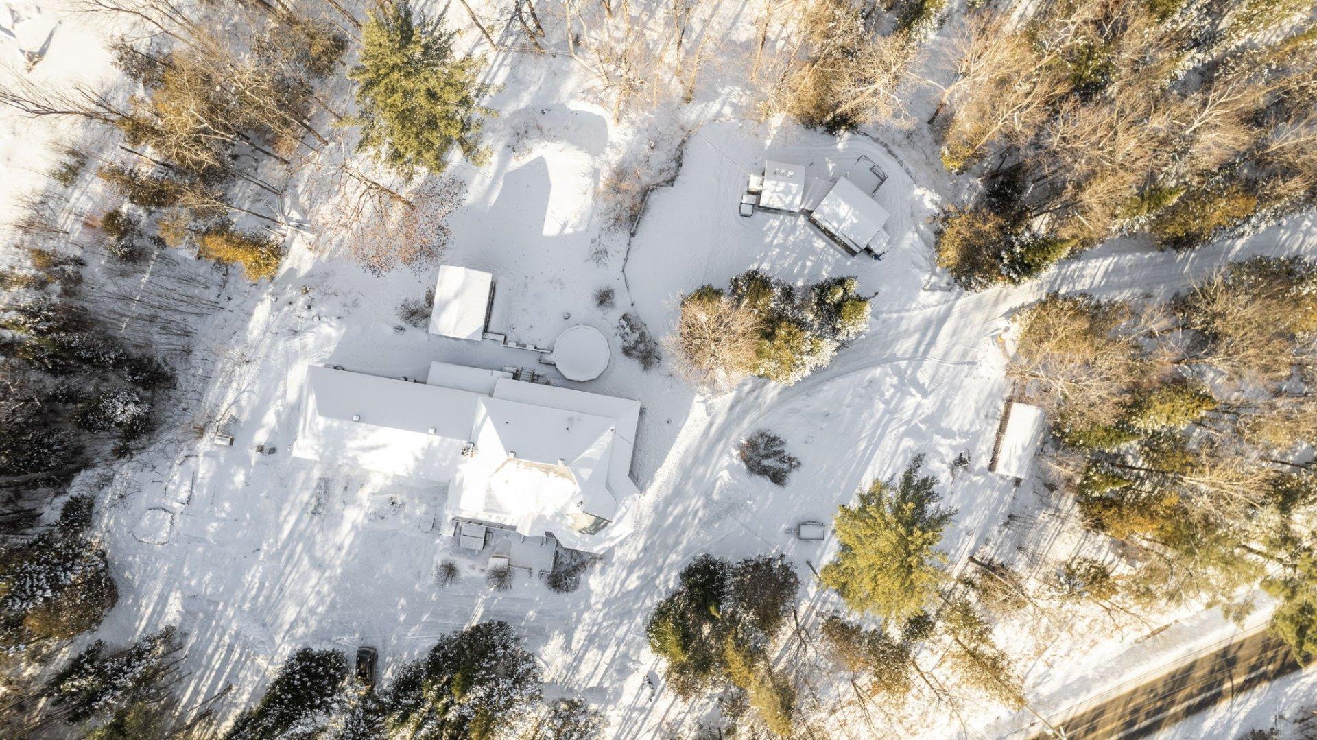 









307Z


Ch. St-Joseph

,
Val-des-Monts,







QC
J8N7J1

