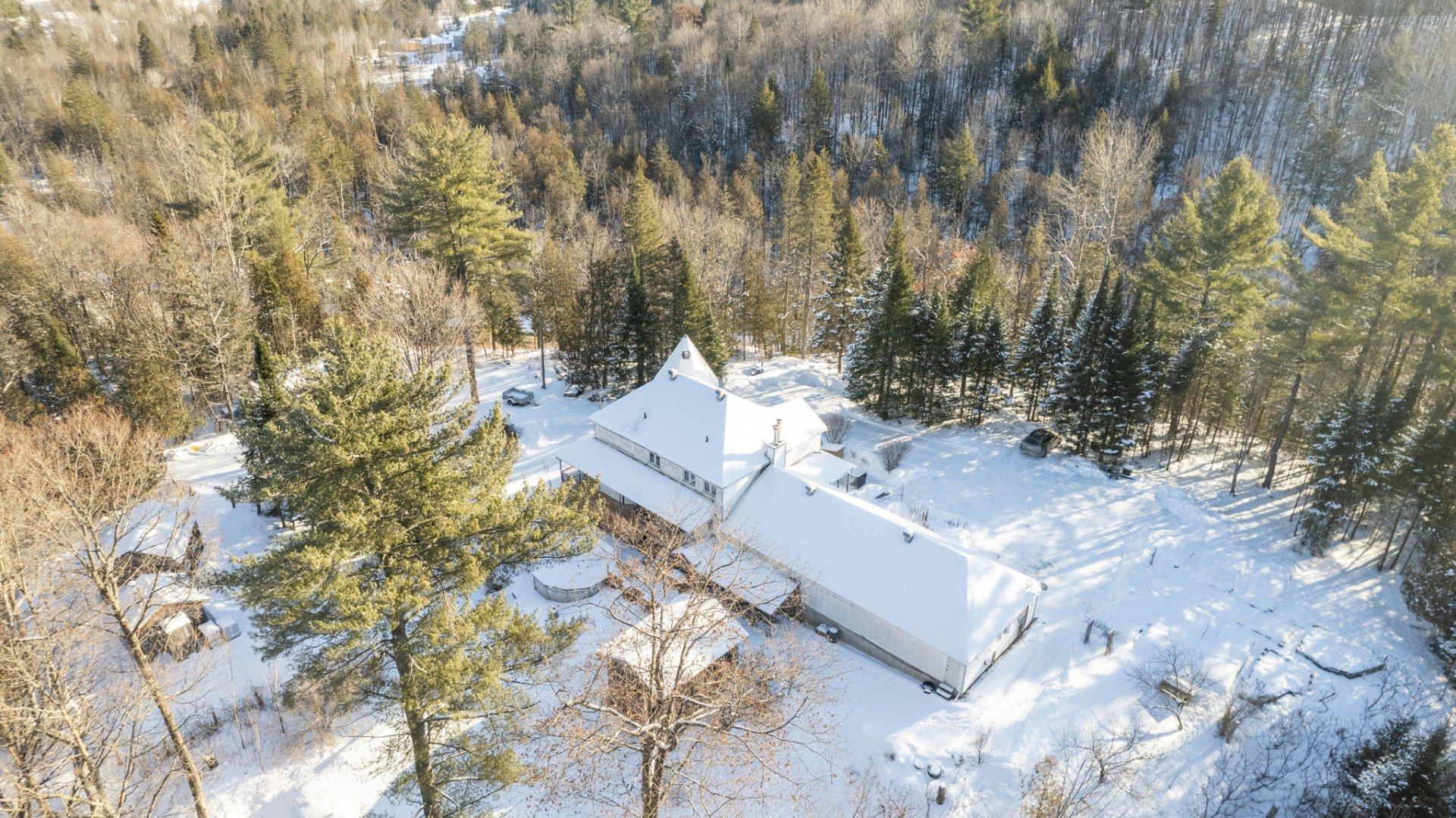 









307Z


Ch. St-Joseph

,
Val-des-Monts,







QC
J8N7J1

