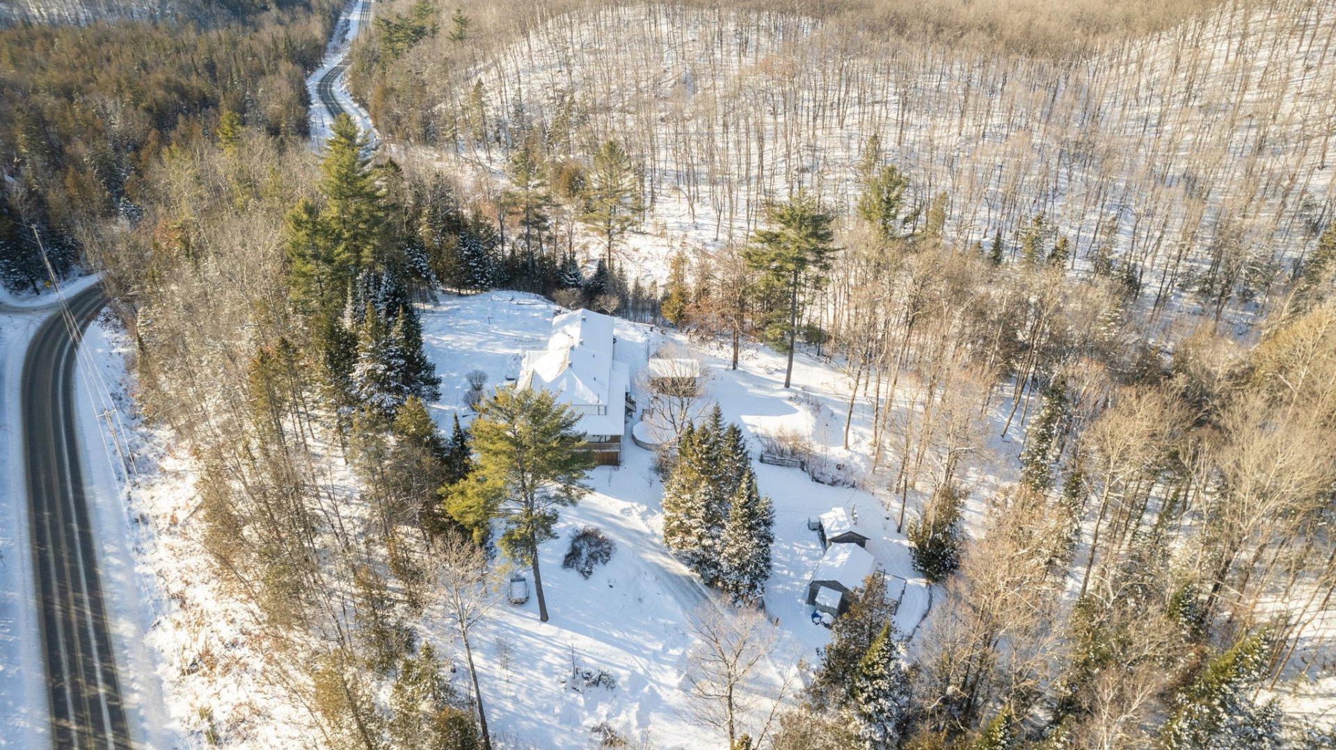 









307Z


Ch. St-Joseph

,
Val-des-Monts,







QC
J8N7J1


