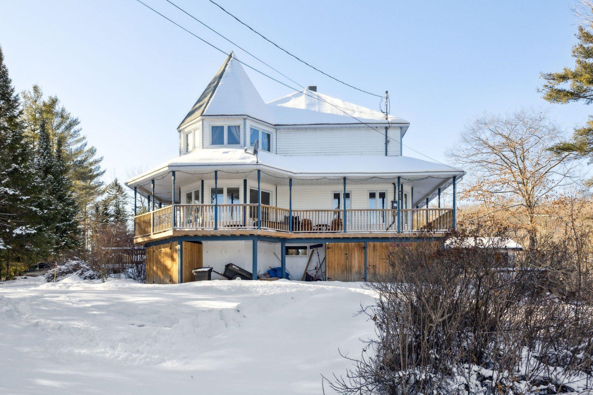 









307Z


Ch. St-Joseph

,
Val-des-Monts,







QC
J8N7J1

