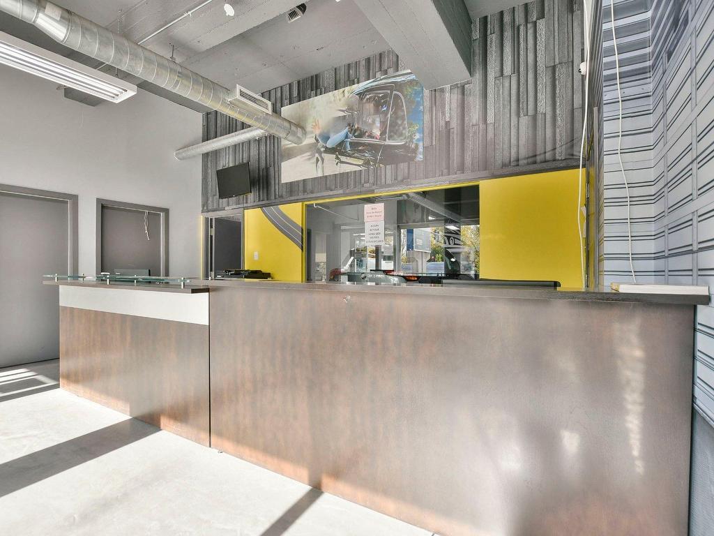 









9055

 - 9069


Boul. Pie-IX

,
Montréal (Villeray/Saint-Michel/Parc-Extension),




QC
H1Z3V6

