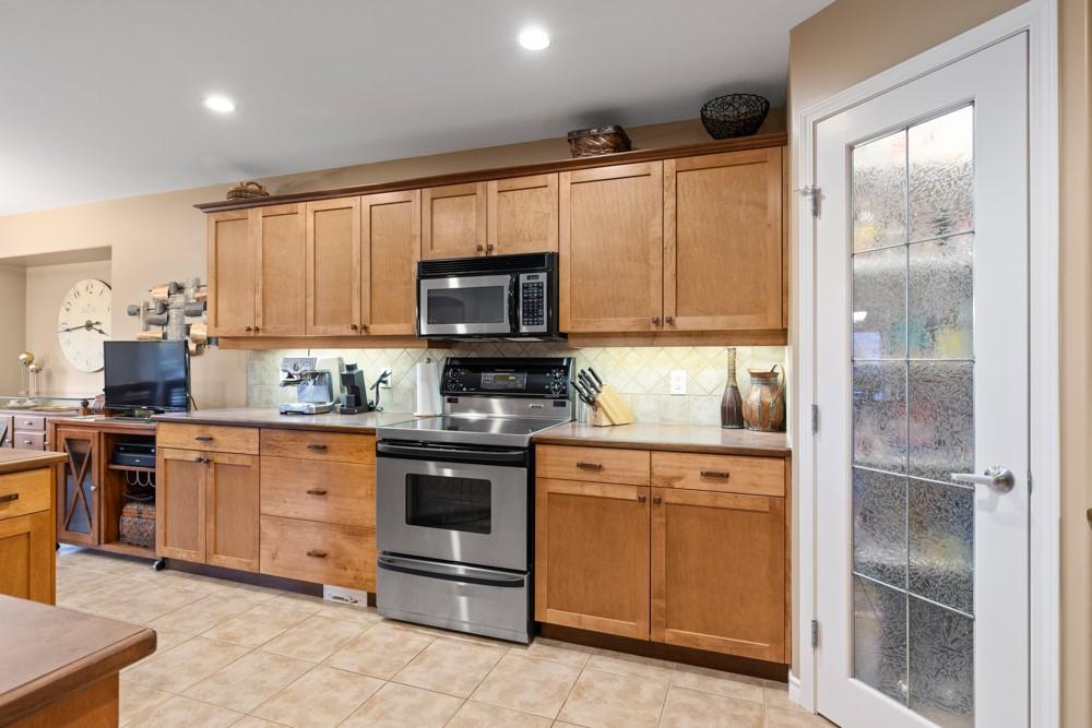 









3512


Ridge

Boulevard, 21,
West Kelowna,




BC
V4T 2X5

