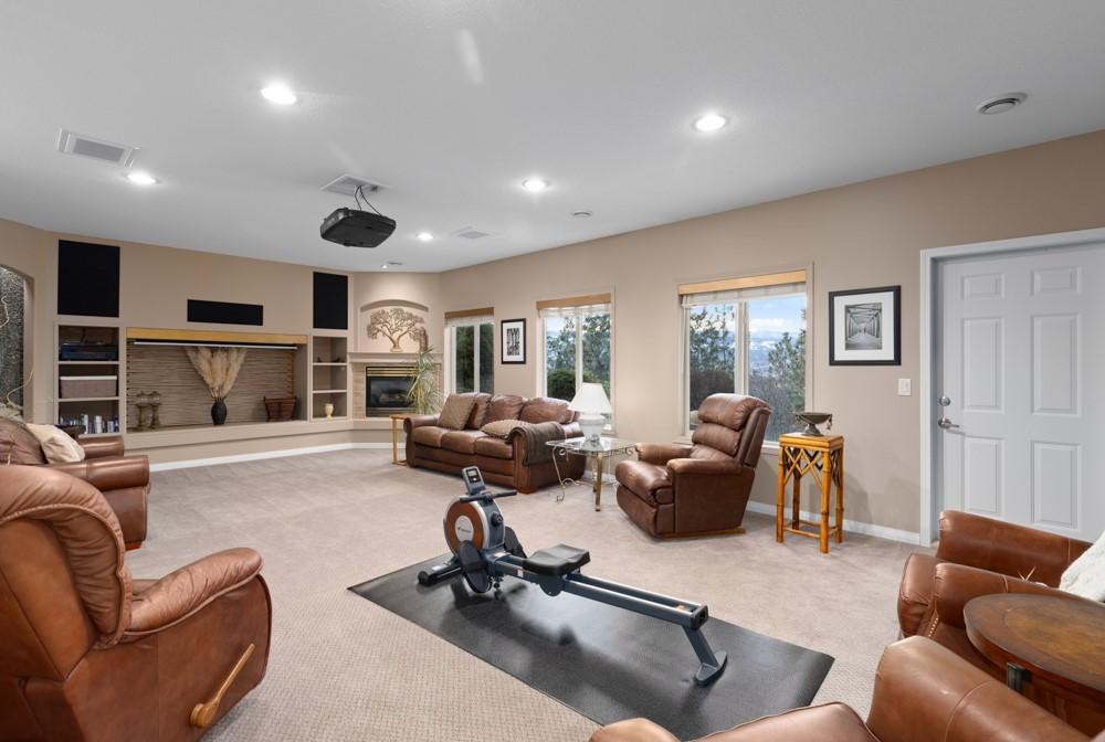 









3512


Ridge

Boulevard, 21,
West Kelowna,




BC
V4T 2X5

