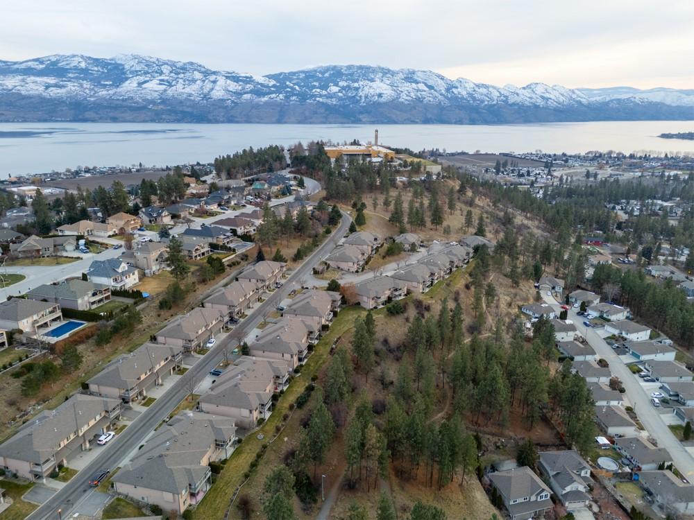 









3512


Ridge

Boulevard, 21,
West Kelowna,




BC
V4T 2X5

