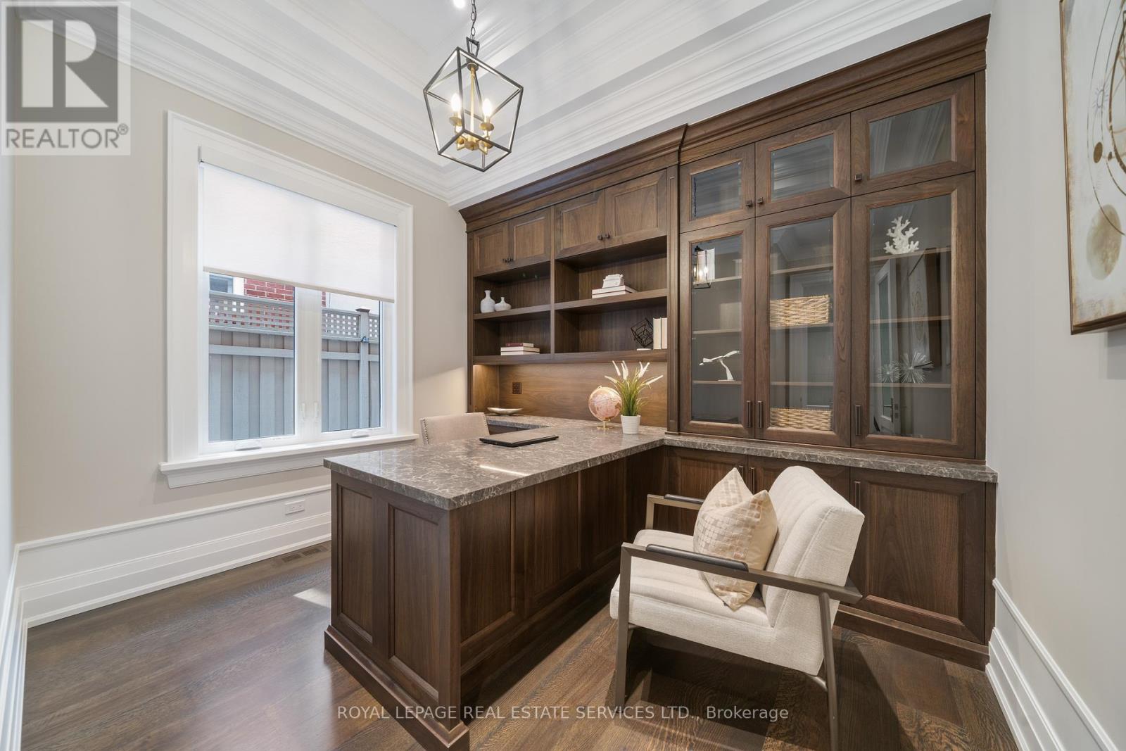 












83 KIMBARK BOULEVARD

,
Toronto,




Ontario
M5N2X9

