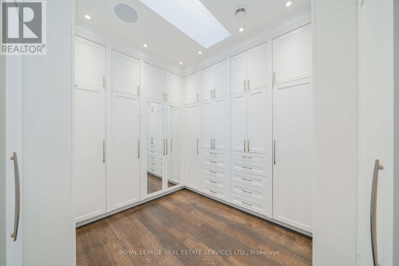 












83 KIMBARK BOULEVARD

,
Toronto,




Ontario
M5N2X9

