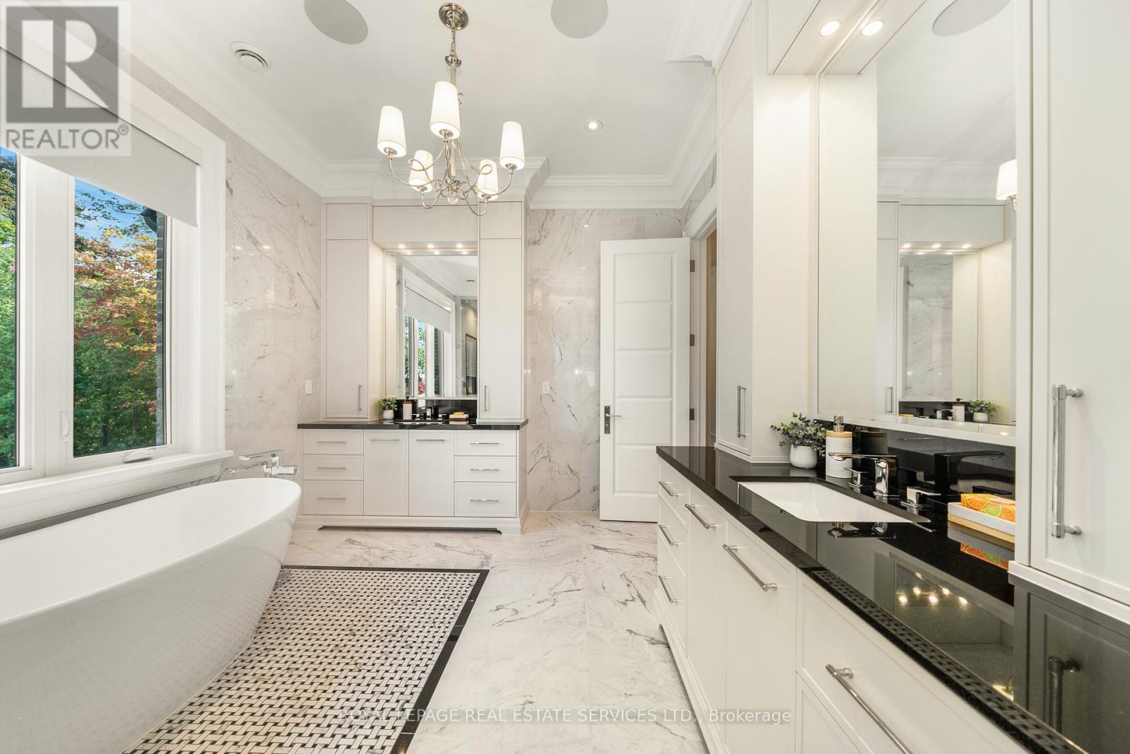 












83 KIMBARK BOULEVARD

,
Toronto,




Ontario
M5N2X9

