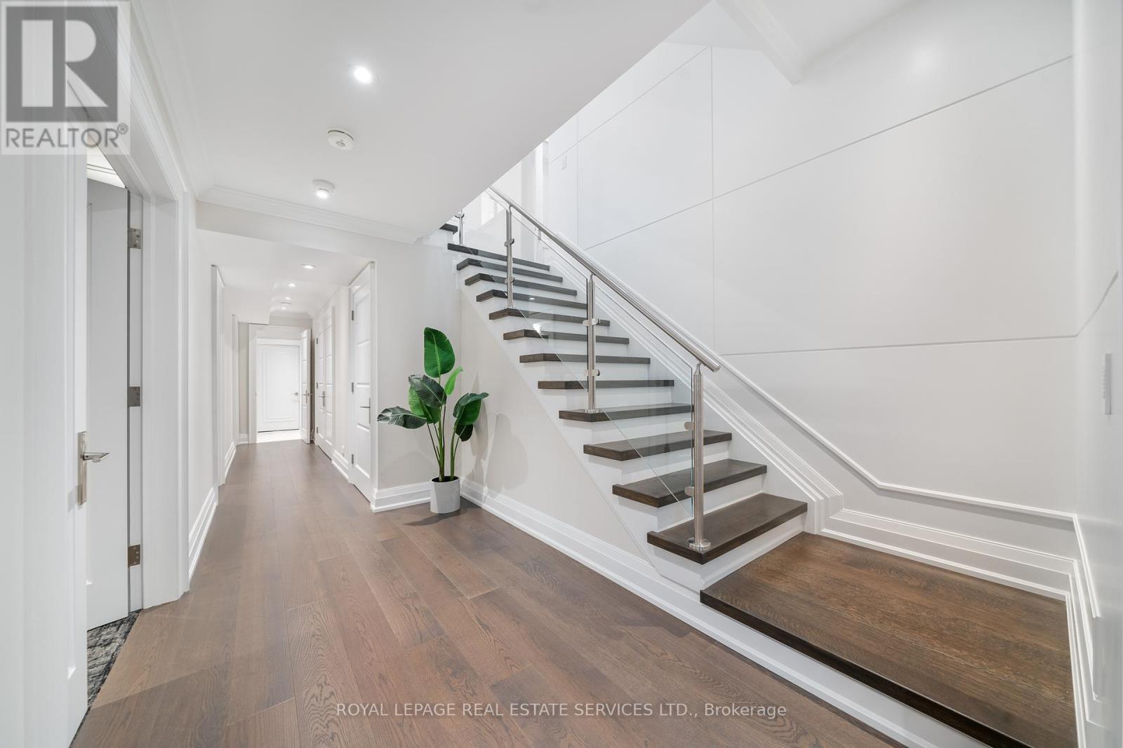 












83 KIMBARK BOULEVARD

,
Toronto,




Ontario
M5N2X9

