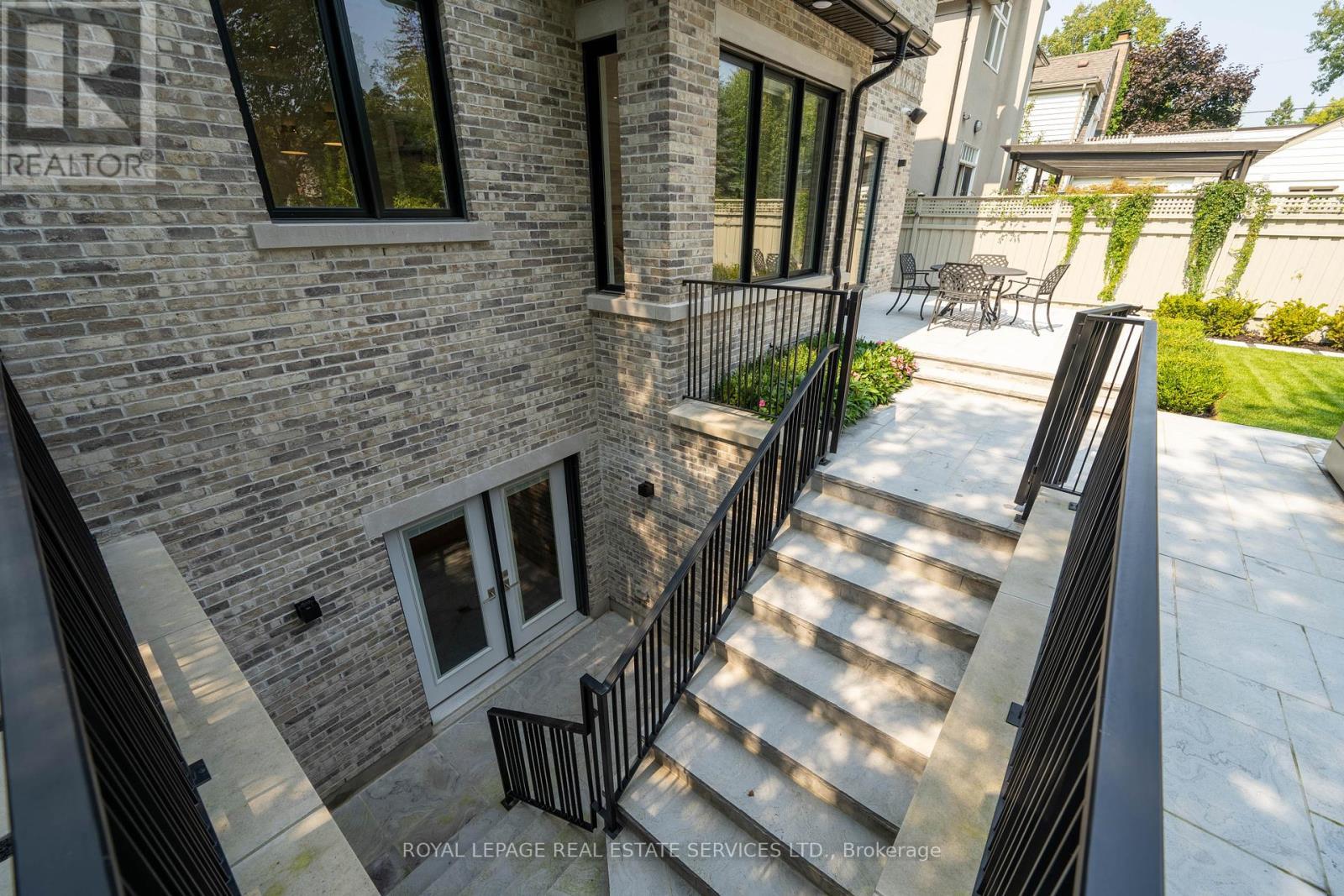 












83 KIMBARK BOULEVARD

,
Toronto,




Ontario
M5N2X9

