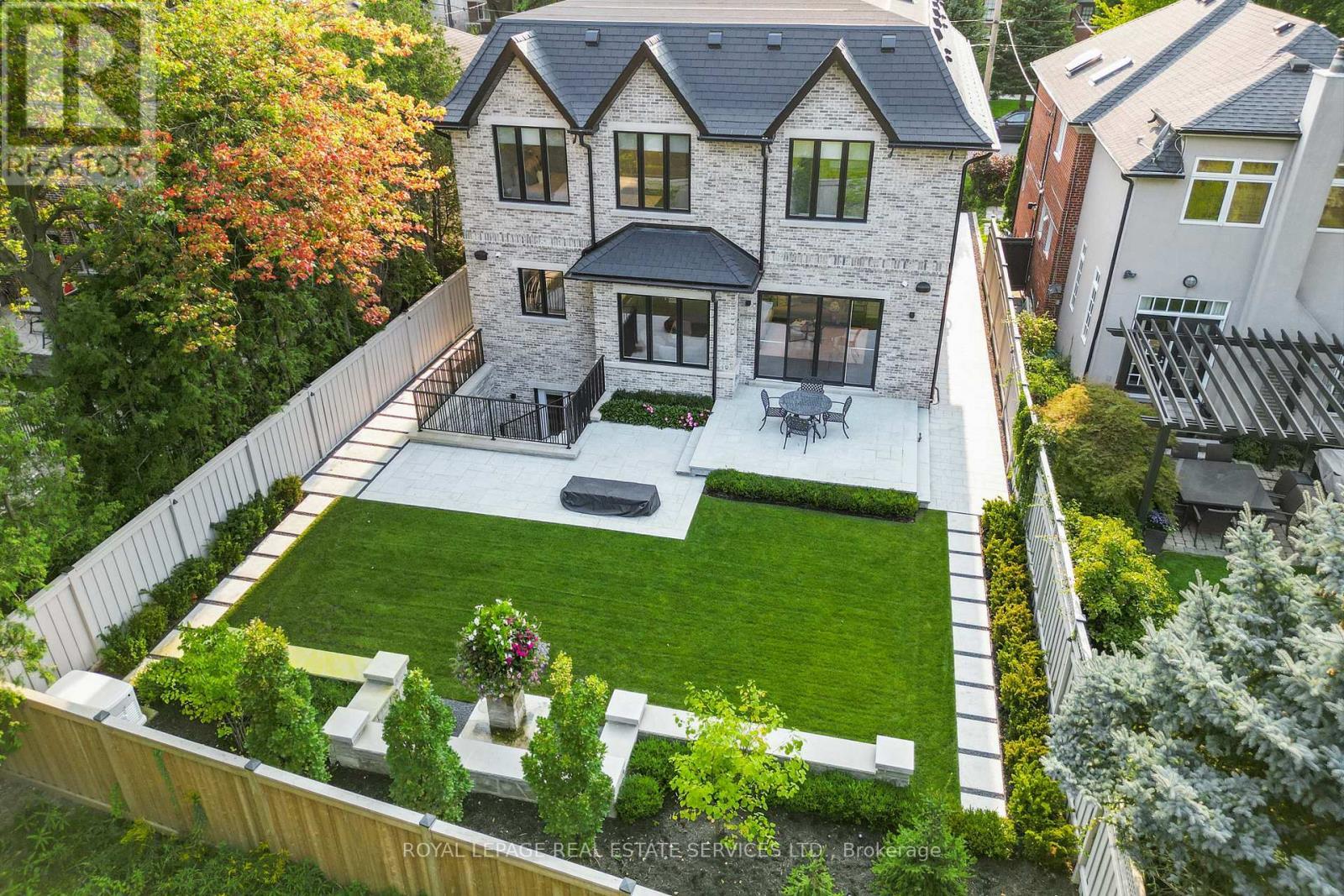 












83 KIMBARK BOULEVARD

,
Toronto,




Ontario
M5N2X9

