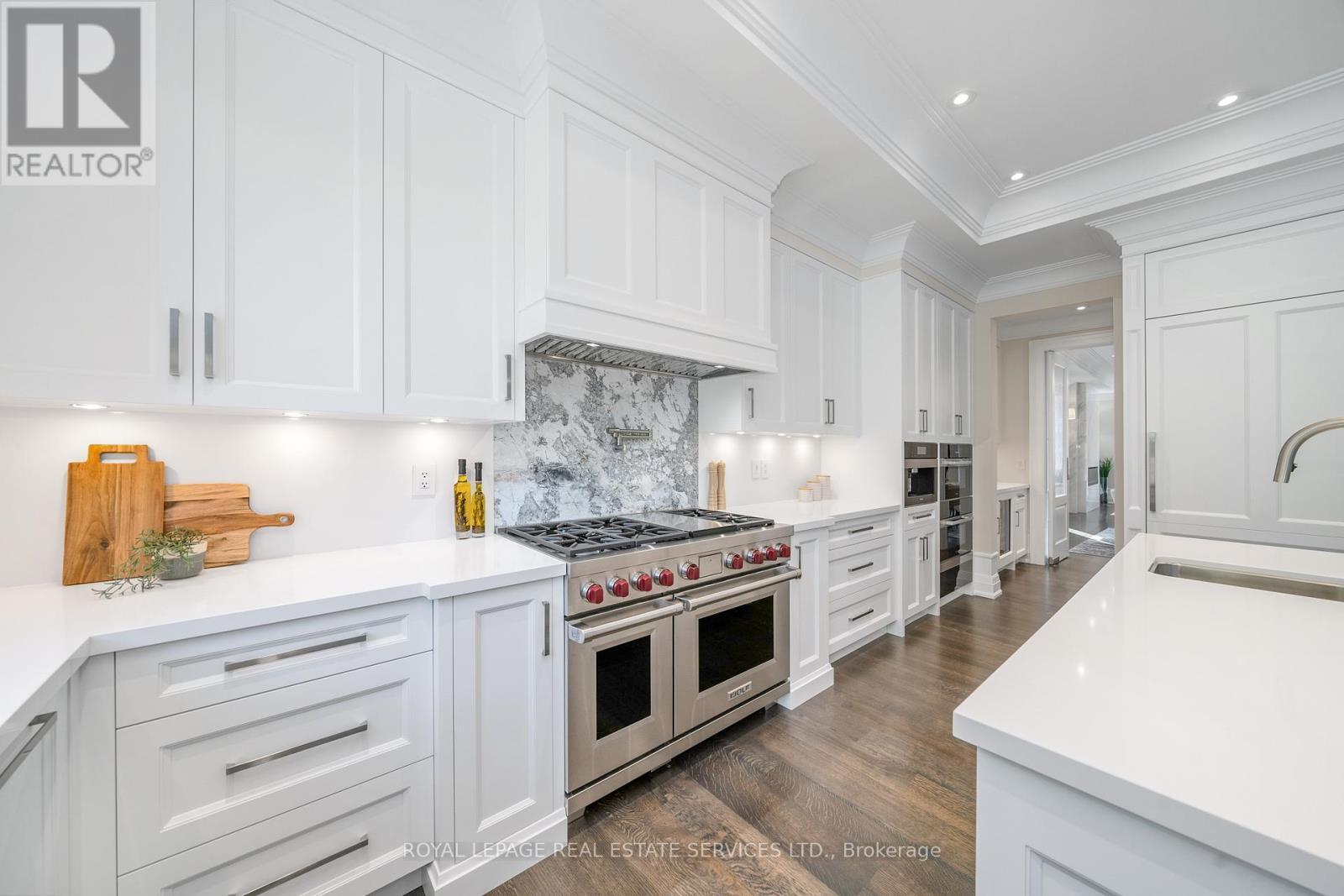 












83 KIMBARK BOULEVARD

,
Toronto,




Ontario
M5N2X9

