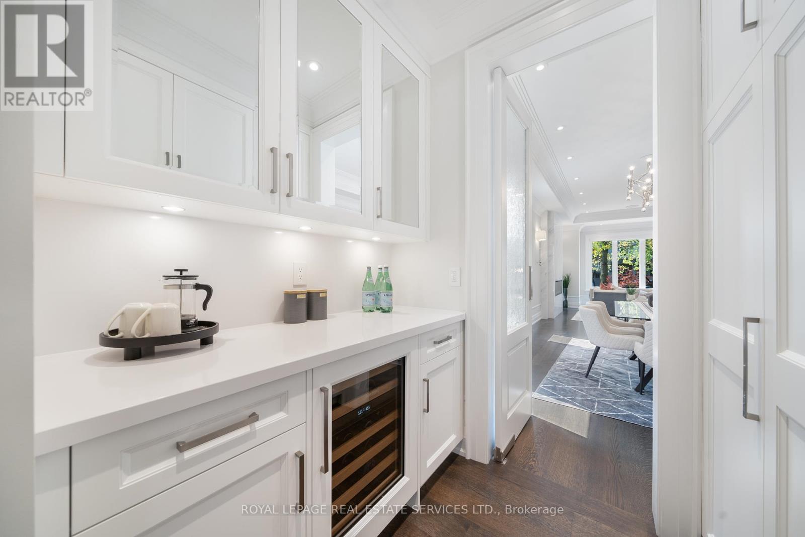 












83 KIMBARK BOULEVARD

,
Toronto,




Ontario
M5N2X9

